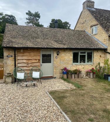 Cosy Cotswolds Self-Contained One Bedroom Cottage