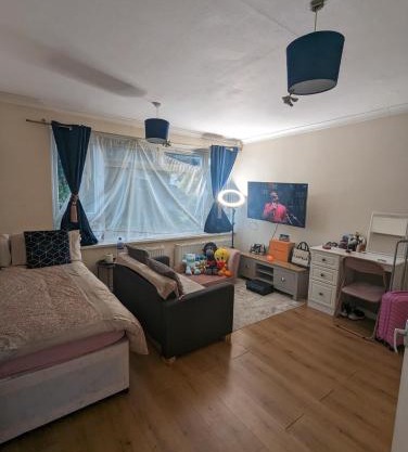 Cosy Ground Floor Studio Flat