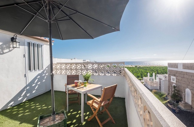 Cosy Holiday Home "Casa Tajinaste" in Alcalá with Terrace, Sea Access and Garden