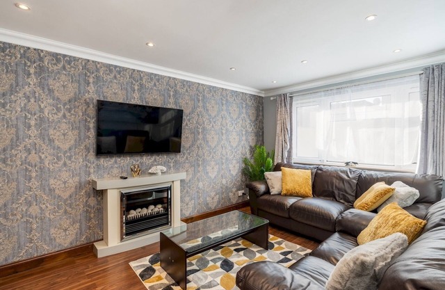 Cosy Home w/Stylish Interior - PassTheKeys