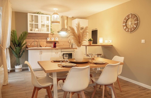 COSY HOUSE ON THE BANKS OF THE EURE