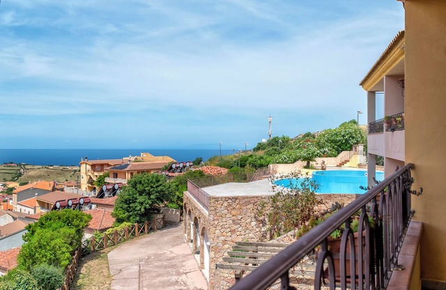 Cosy Holiday Apartment “Con Piscina 13” with Sea View, Garden & Pool