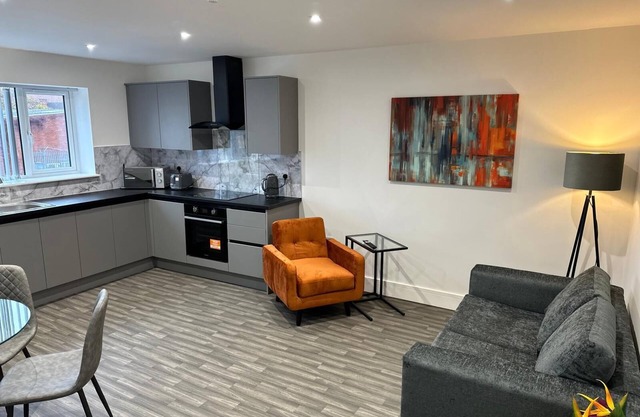 Cosy Long Eaton Flat: Perfect for All Stays