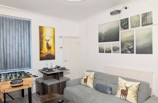 Cosy LongStay: Breakfast, Games, Parking&Projector