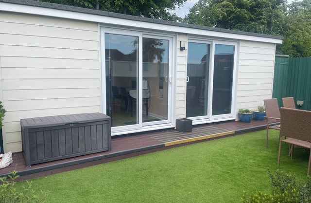 Cosy Private Chalet no.1 in Hove