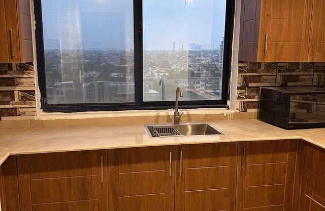 Cosy Sky-High Retreat: Ultimate Cityscape from the Top Floor