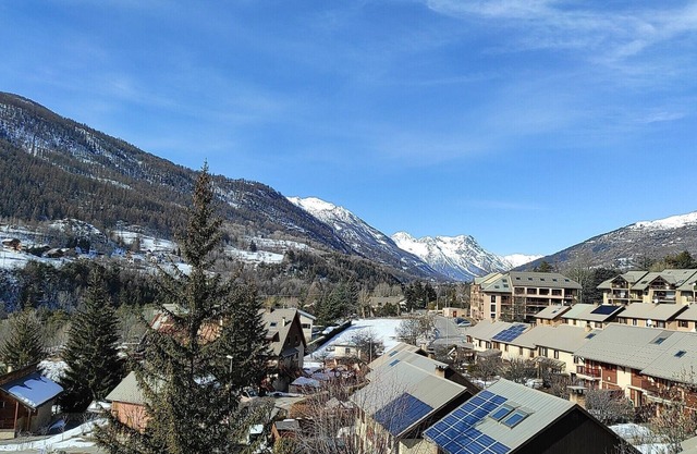 Cosy top floor apartment in the Serre Chevalier valley