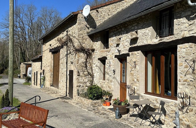 Cottage - The Moulin Treillard - Sleeps3 - Parking