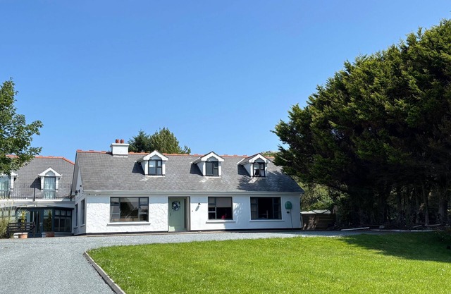 Cottage 491 - Clifden - sleeps 6 guests in 4 bedrooms