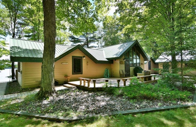 Cottage at Missing Acre 3 Bedroom Home on Lake Namakagon