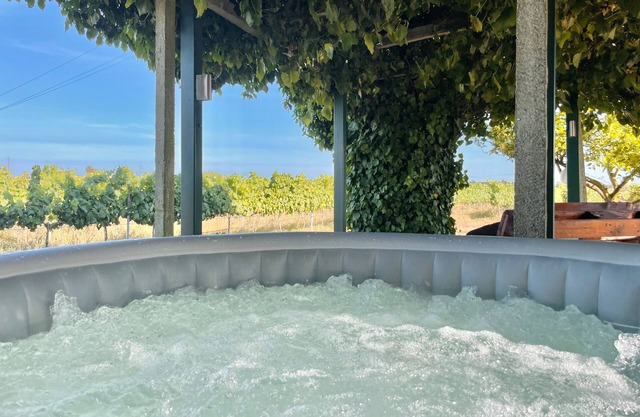 Cottage 'Casa Trincadeira' with Mountain View, Private Terrace and Air Conditioning