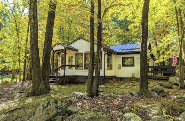 Cottage Close to Lake & Resort w Fireplace&FirePit