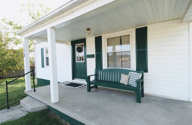 Cottage In Downtown Georgetown Within Walking Distance Of Shops and Restaurants