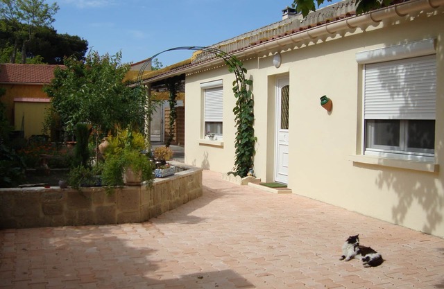Cottage of 50m2 10 minutes walk from the beach