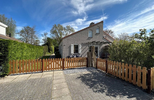 Cottage on Grevelingenmeer, nice and quiet location, dogs allowed, wireless internet