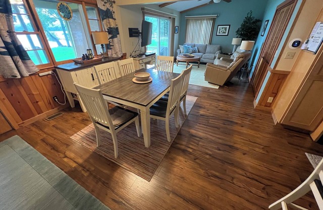 Cottage on Lake Bellaire July and Aug Openings