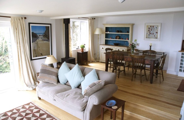 Cottage, sleeps 4, STUNNING SEA VIEWS, Cornwall coast walks, beaches, restaurant