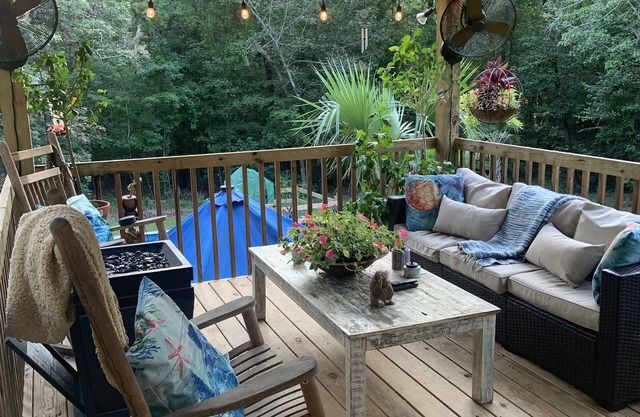 Cottage with pool a unique property close to wedding venues and Lake Murray