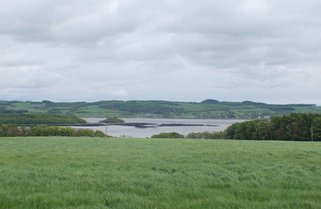 Cottage with stunning views over Kirkcudbright Bay, a short walk from the beach.
