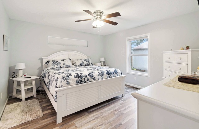 Cottages 7 & 9 - Fire Pit - Beach - Sleeps 8