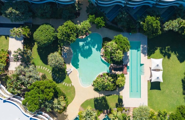 COTTON BEACH APARTMENT 33 WITH POOL VIEWS