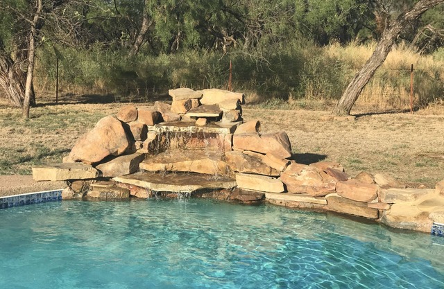 Country Cottage By the Pool