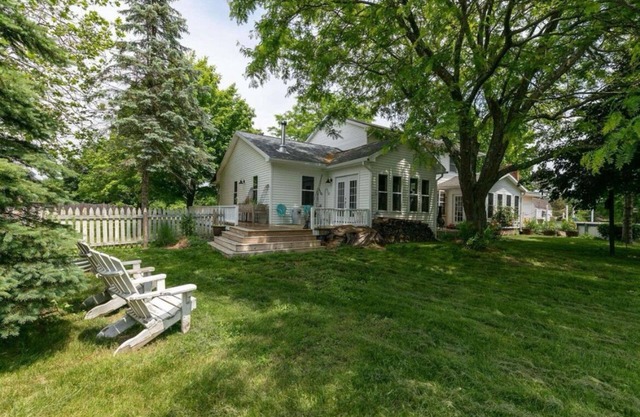 Country home at the foothills of the Adirondacks 10mins from Saratoga Race Track