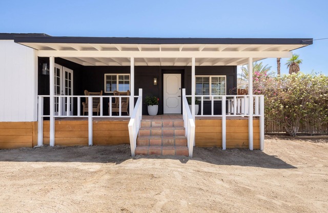 Country home with Pool in rural area of Desert Hot Springs
