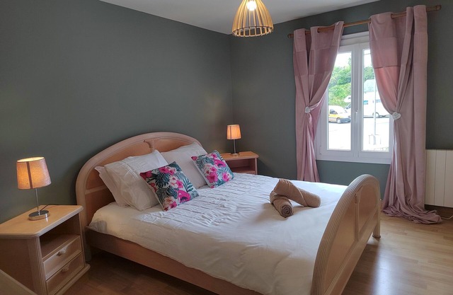 Country house for 6 with swimming pool