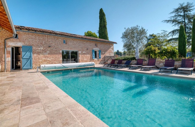Country House 'Villa Virginie Gite 1' with Private Pool, Wi-Fi and Air Conditioning