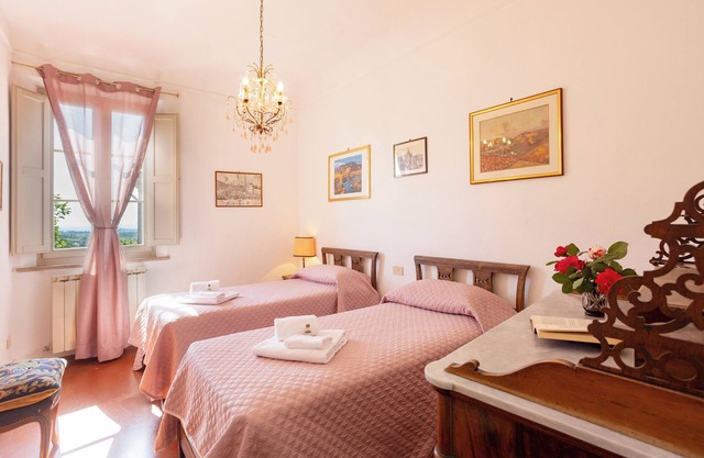 Country house with a view of the roof garden