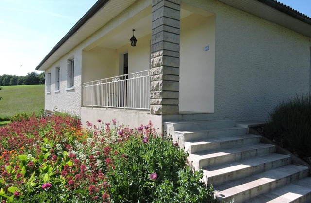 Country house with fireplace and pets allowed near Périgueux