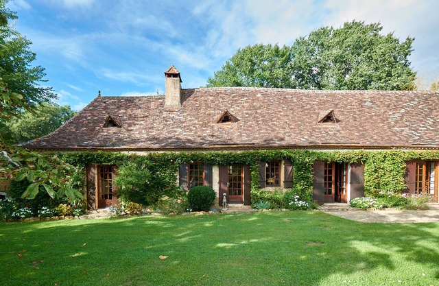 Country manor in Badefols sur Dordogne. Very peaceful.