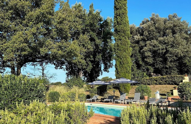 Country Villa With Private Pool, Hot Tub and Tennis Court