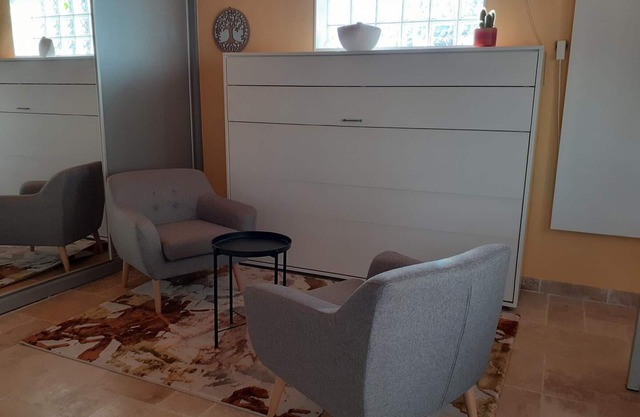 Countryside studio with shared pool and Wifi near Vichy