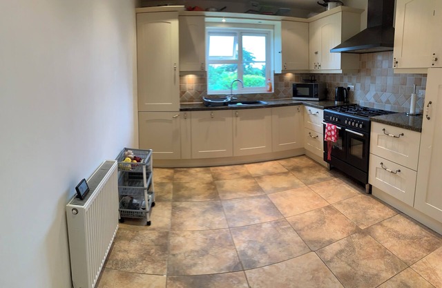 Coventry Charm - Spacious 3 Bedroom House