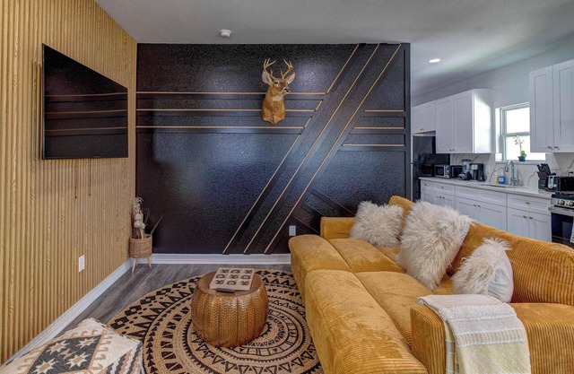 Cowboy Ranch House Su