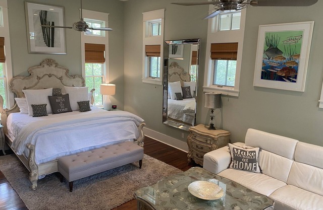 Coziest Guesthouse by the Beach