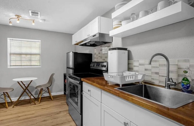 Cozy 1/1 Guest Home Retreat