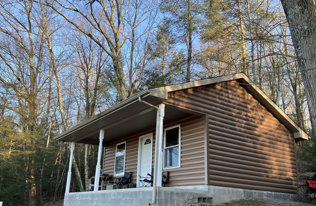 Cozy 1 bed / 1 bath retreat with tremendous views, minutes from Williamsport!