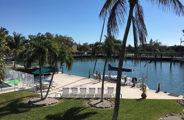 Cozy 1 bedroom 1 bath condo minutes from Sombrero beach.