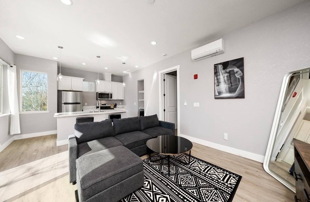 Cozy 1-bedroom apartment in enjoyable Sacramento with WiFi, AC