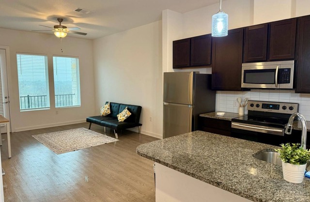 Cozy 1-bedroom apartment in enjoyable Leander with WiFi, fitness room
