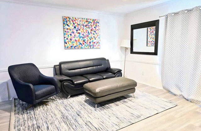 Cozy 1-Bedroom Apartment on Regal oaks Dr – Dallas
