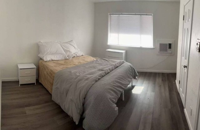 Cozy 1-bedroom apartment near Restaurants and shops in East Dallas