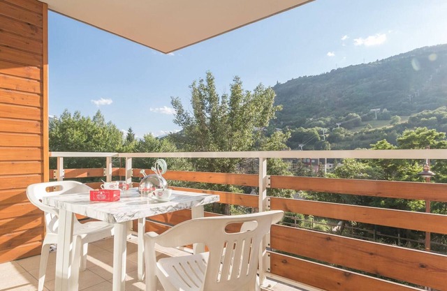 Cozy 1-bedroom apt with balcony near cable car in Briançon