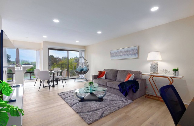 Cozy 1-bedroom condo in serene San Diego with WiFi