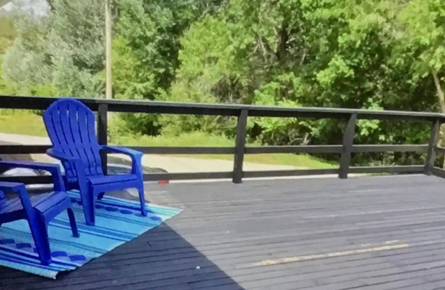 Cozy 1 bedroom private apt sleeps up to 4 people. Come enjoy the Black Hills,of