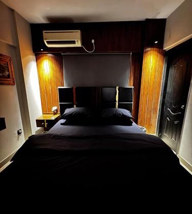 COZY 1 BR APARTMENT WITH SPAClOUS LOUNGE