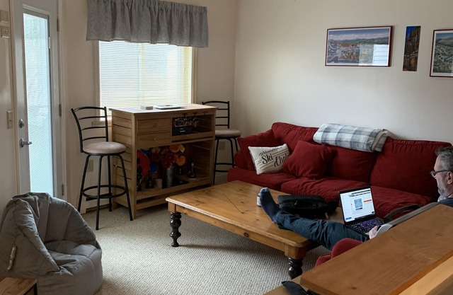 Cozy 1 BR Sugarbush Condo-sleeps 4